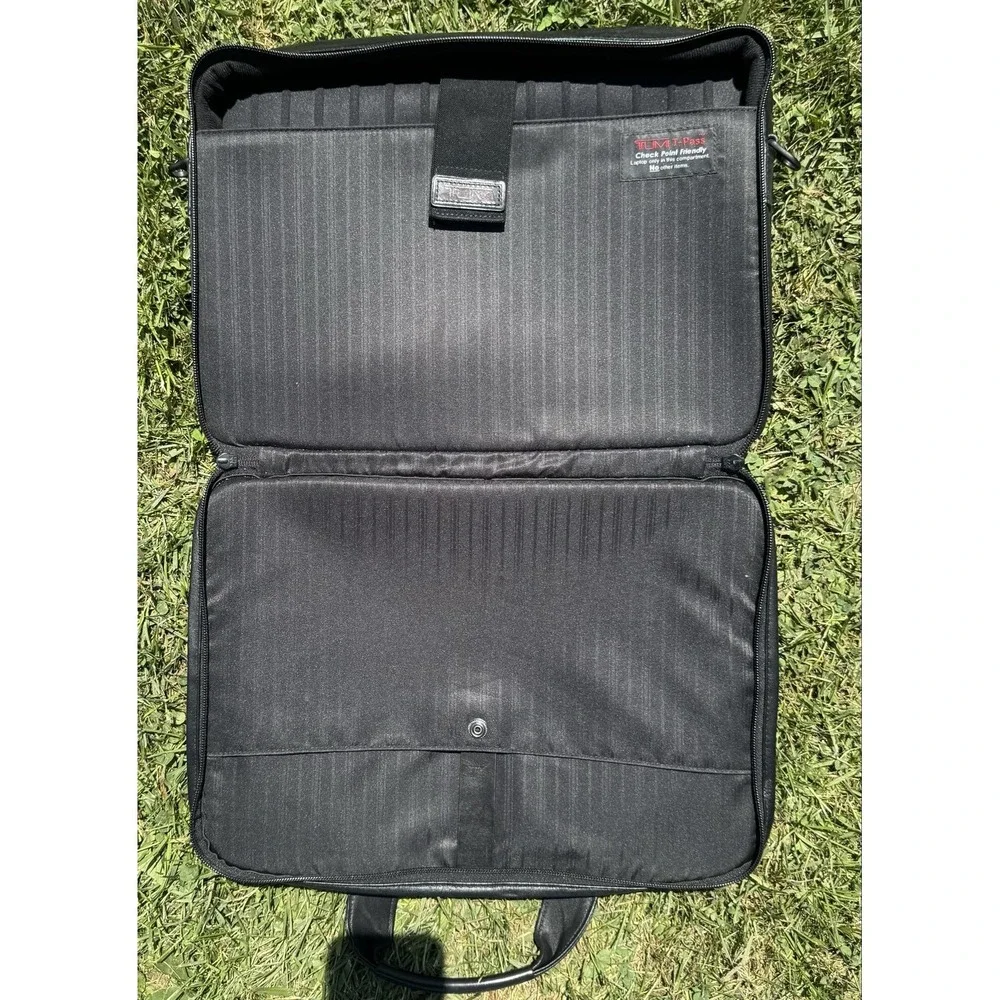 Tumi Black 15